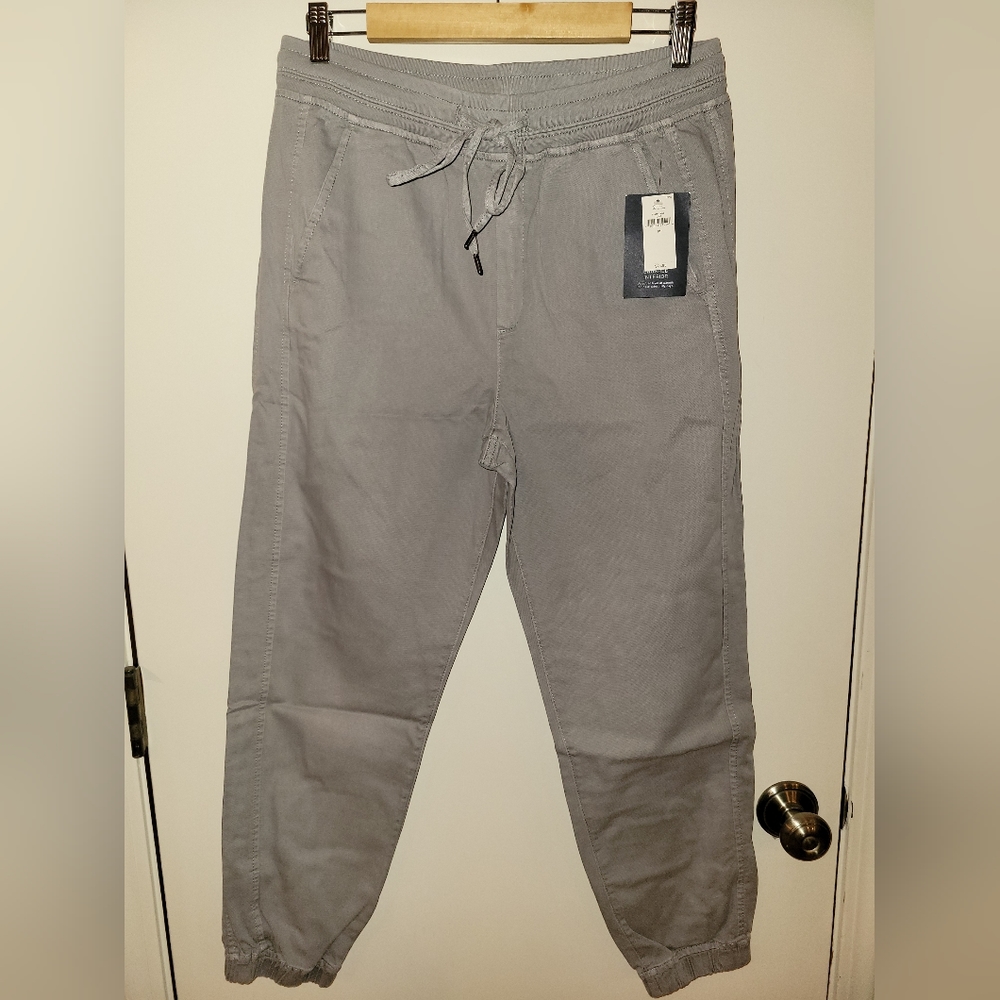 GAP Light Gray Jogger Pants Size Medium